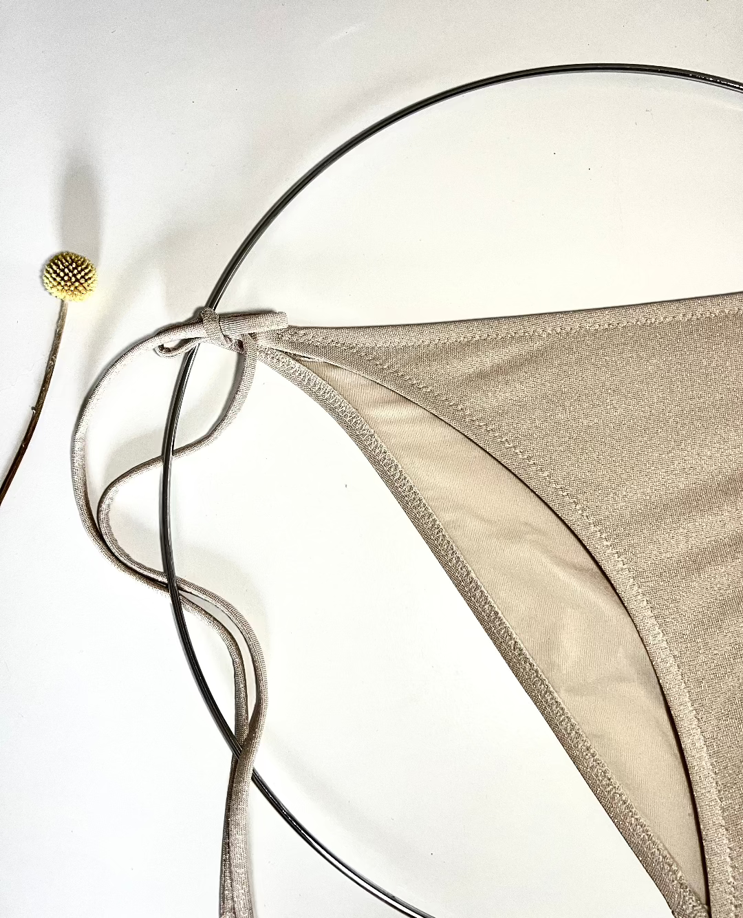 bikini de ganchillo hecho a mano con braguita de lycra de Maas Colors