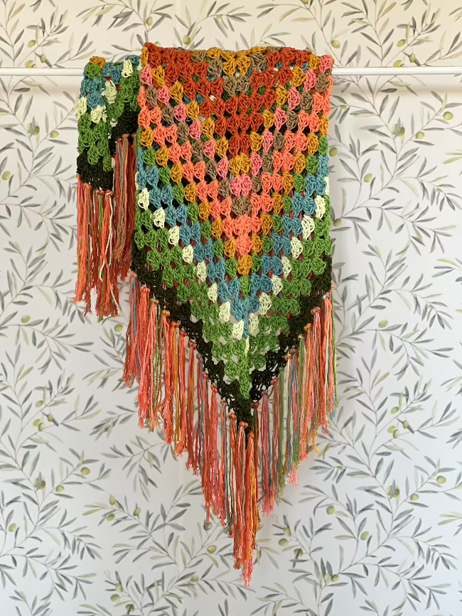 chal de crochet hecho a mano en Barcelona de algodon organico de Maas Colors
