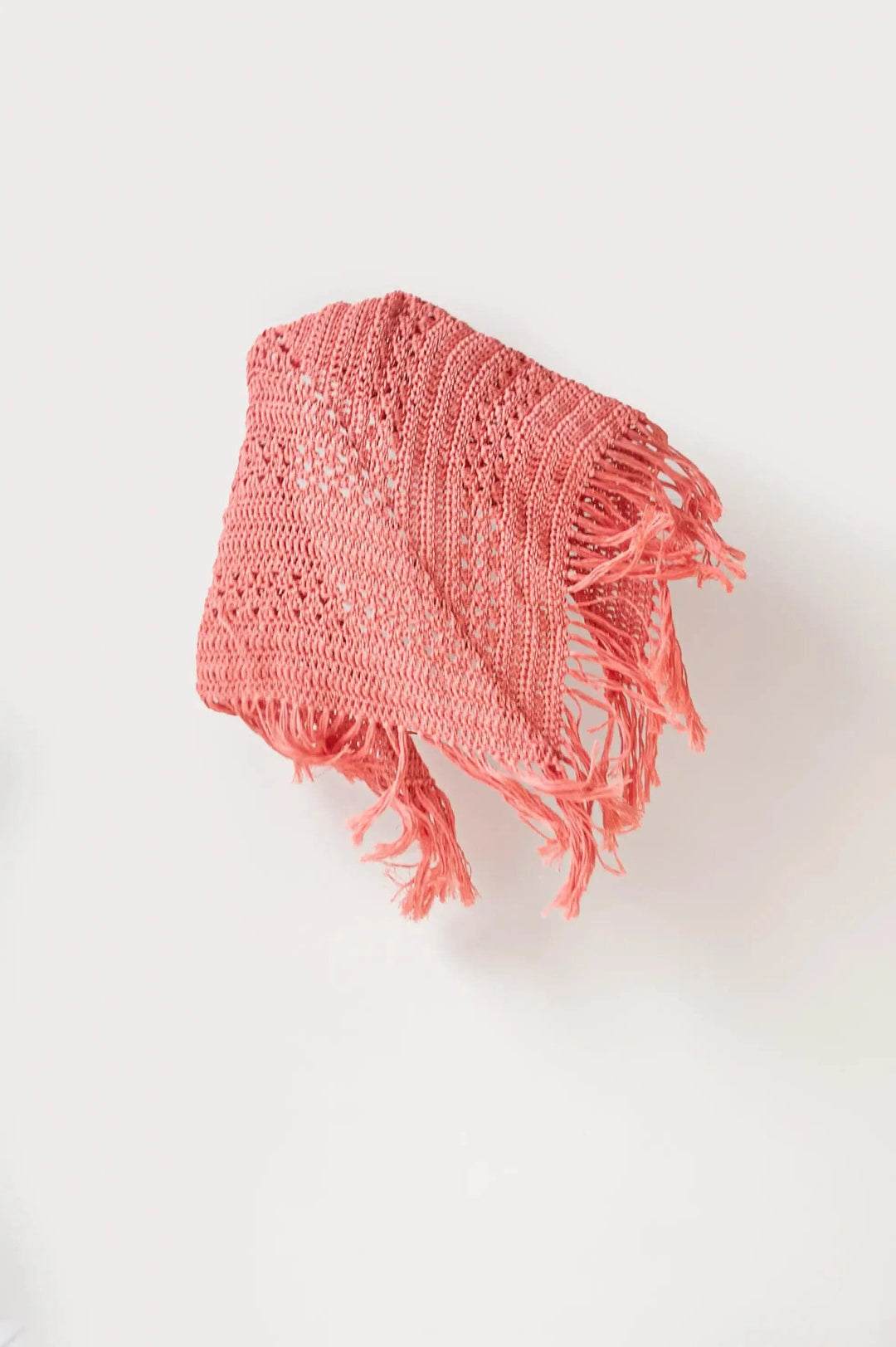 Chal de crochet color salmón de algodón orgánico tejido a mano en Barcelona de Maas Colors