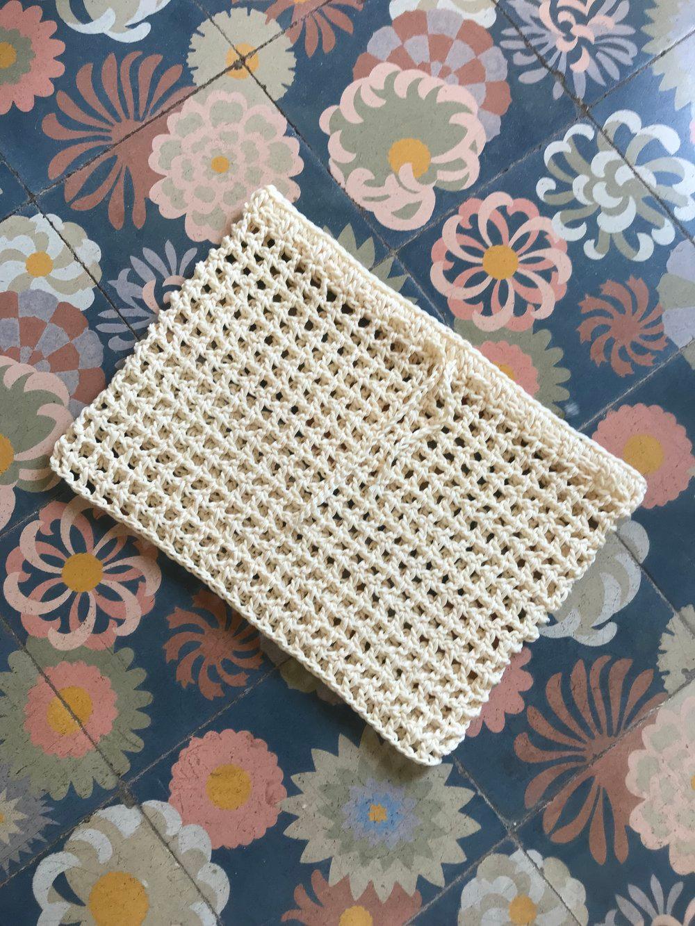 Mini falda de ganchillo de algodón orgánico hecha a mano en Barcelona de Maas Colors