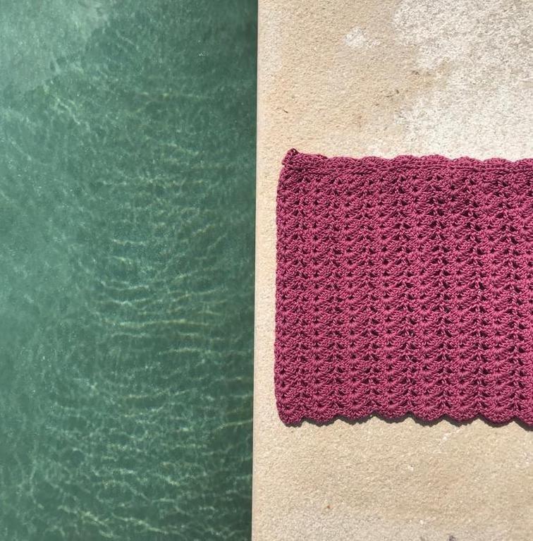 Mini falda de ganchillo de algodón orgánico hecha a mano en Barcelona de Maas Colors