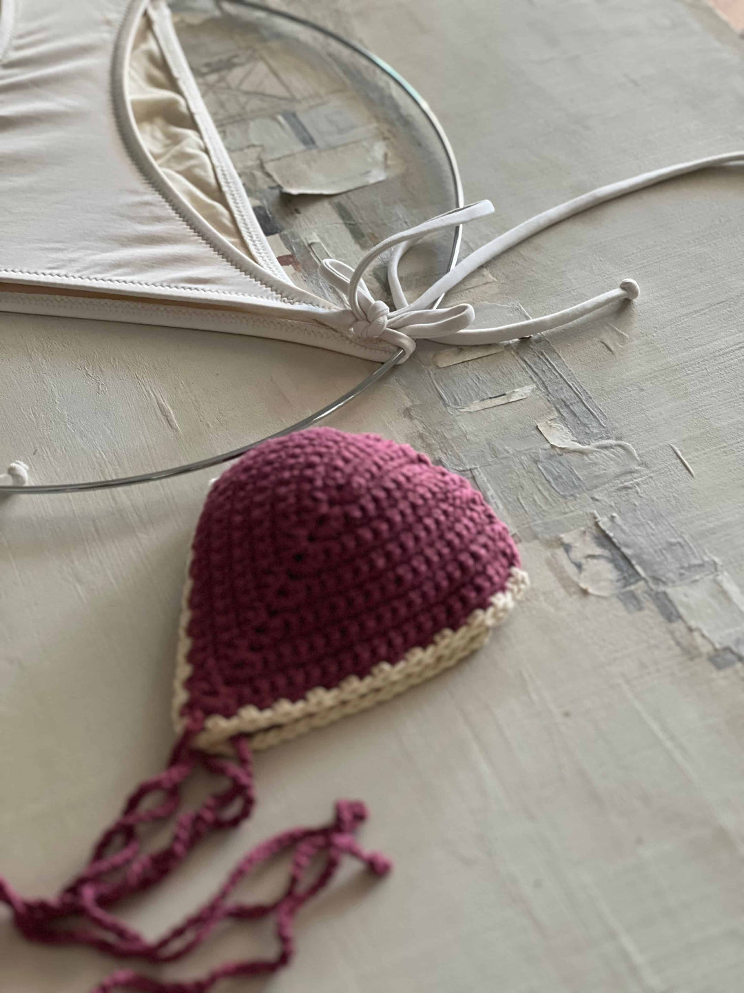 Bikini de ganchillo hecho a mano combinado con braguita de lycra de Maas Colors