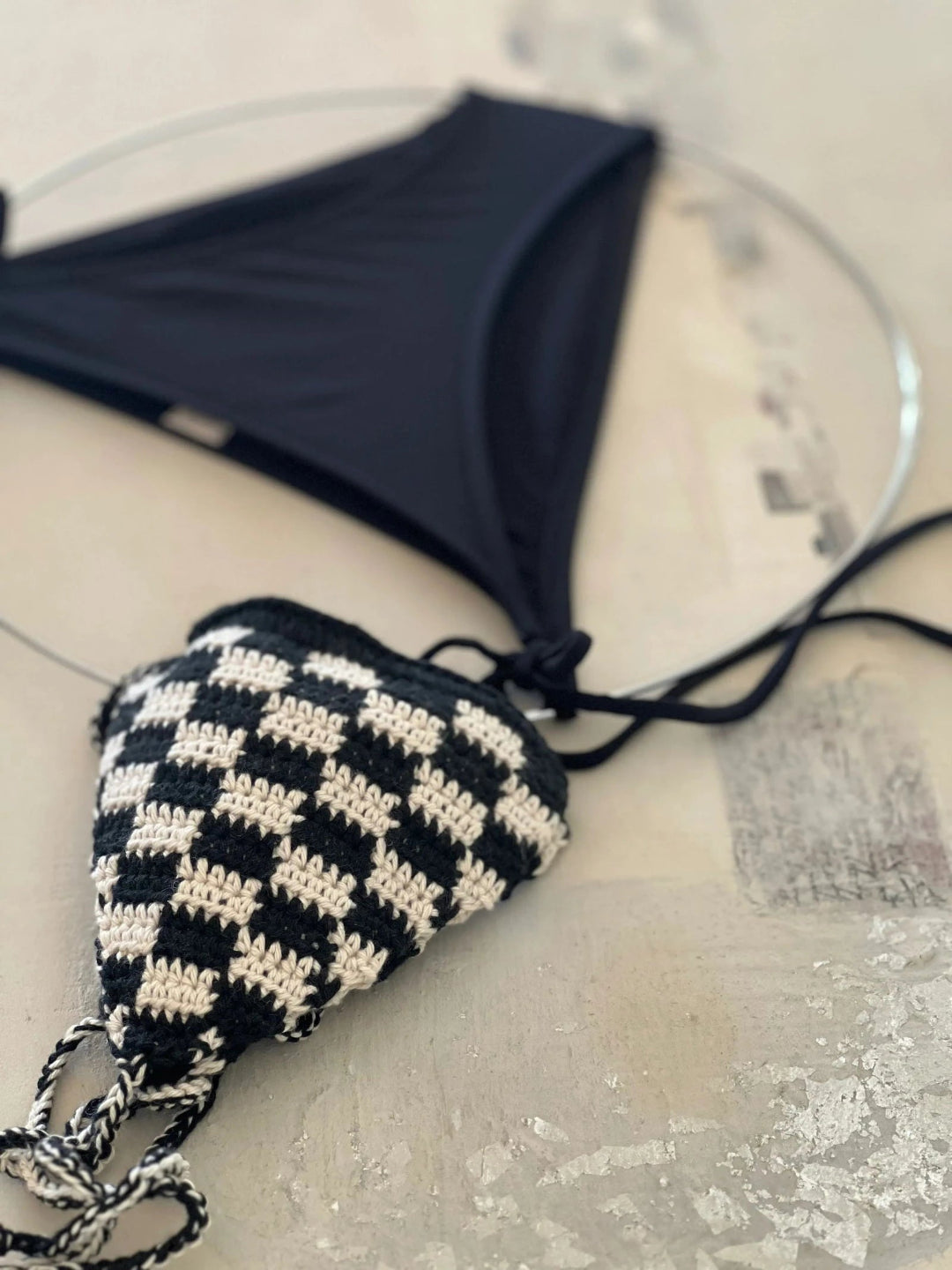 bikini de ganchillo hecho a mano con braguita de lycra de Maas Colors