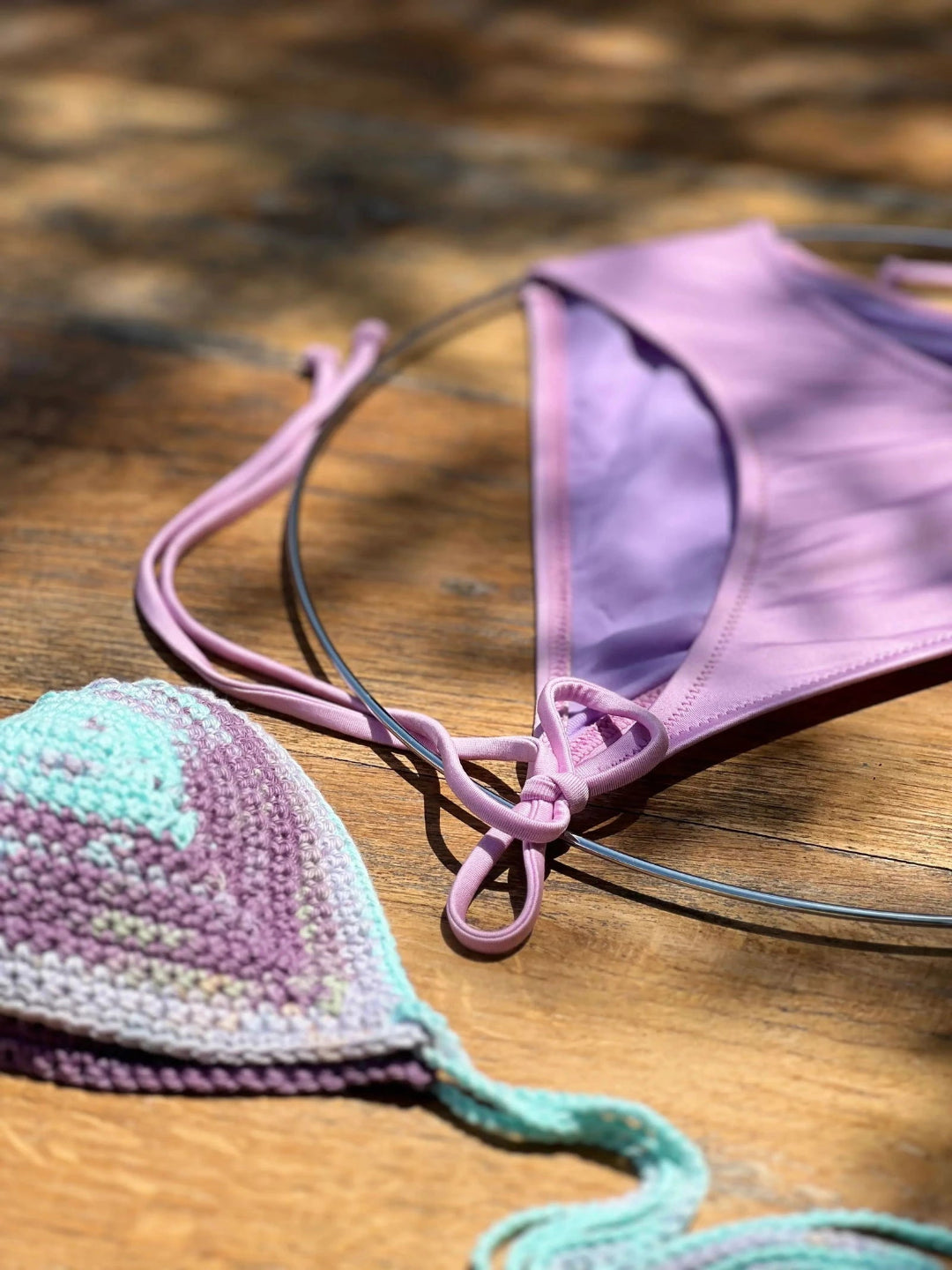 bikini de ganchillo hecho a mano con braguita de lycra de Maas Colors