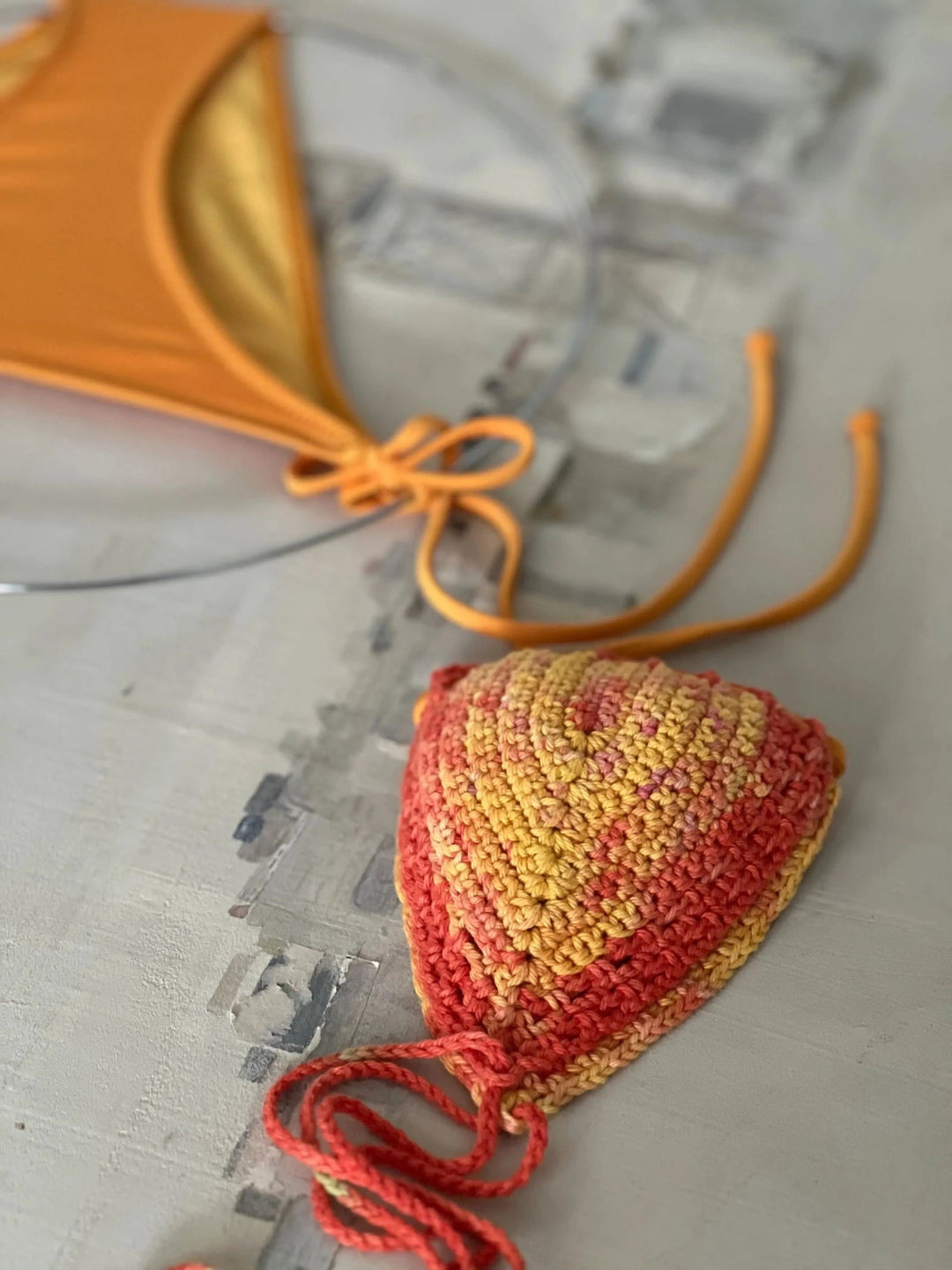 bikini de ganchillo hecho a mano con braguita de lycra de Maas Colors