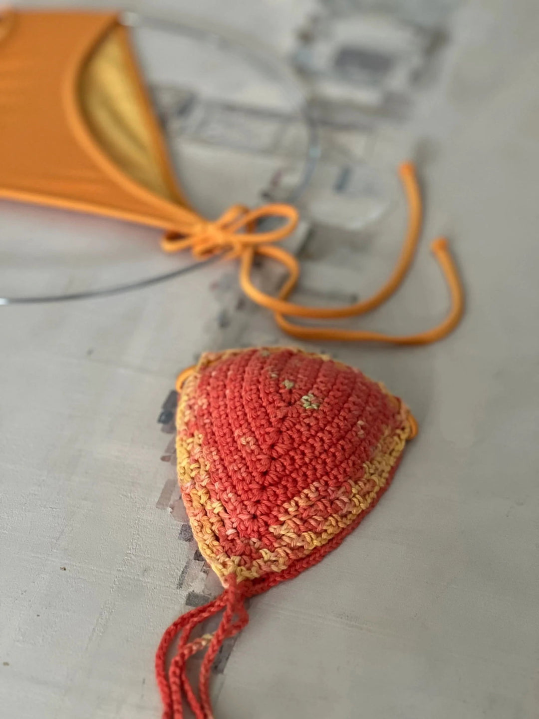 bikini de ganchillo hecho a mano con braguita de lycra de Maas Colors