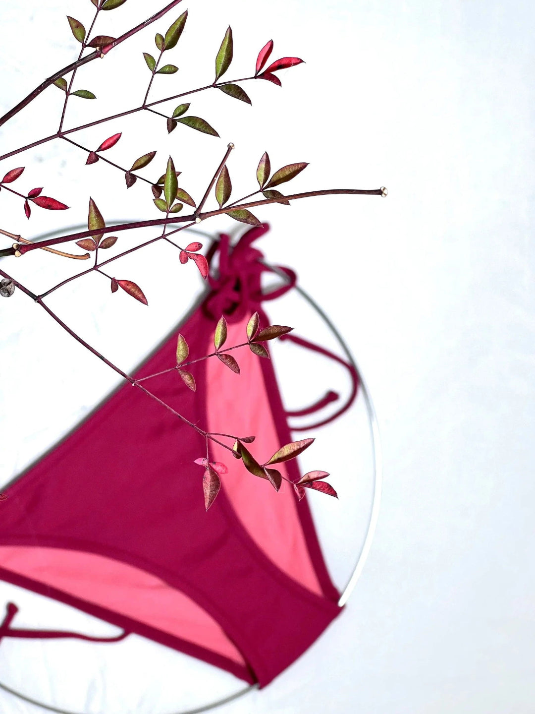 Bikini de ganchillo hecho a mano combinado con braguita de lycra de Maas Colors