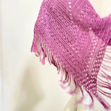 Chal de crochet color lila de algodón orgánico tejido a mano en Barcelona de Maas Colors