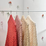 Chal de crochet color nude de algodón orgánico tejido a mano en Barcelona de Maas Colors