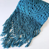 Chal de crochet de color jade de lana vegana tejido a mano en Barcelona de Maas Colors