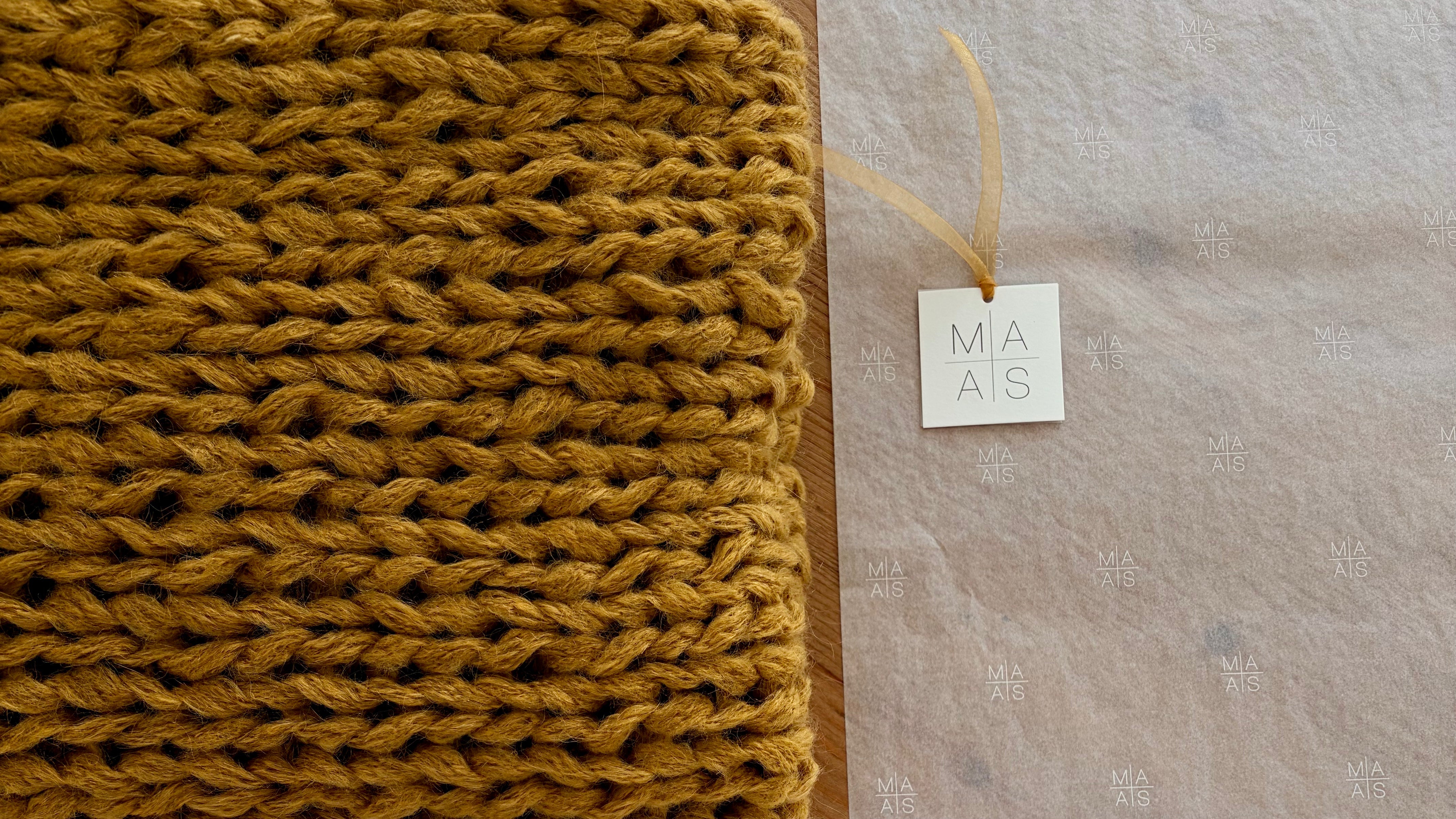 chales de mohair tejidos a mano en Barcelona de Maas Colors