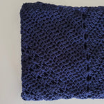 Chal de crochet color nude  de algodón orgánico tejido a mano en Barcelona de Maas Colors detalle 