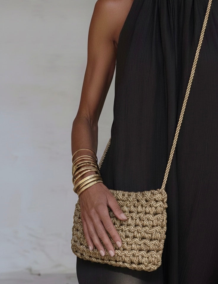 Mini bolso de cordón de raso tejido a mano en Barcelona de Maas Colors - Modelo. 