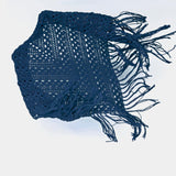 Chal de crochet color azul  de algodón orgánico tejido a mano en Barcelona de Maas Colors movimiento 