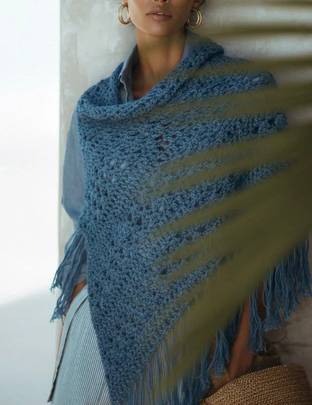 Chal  de ganchillo color acero  de algodón orgánico tejido a mano en Barcelona de Maas Colors modelo
