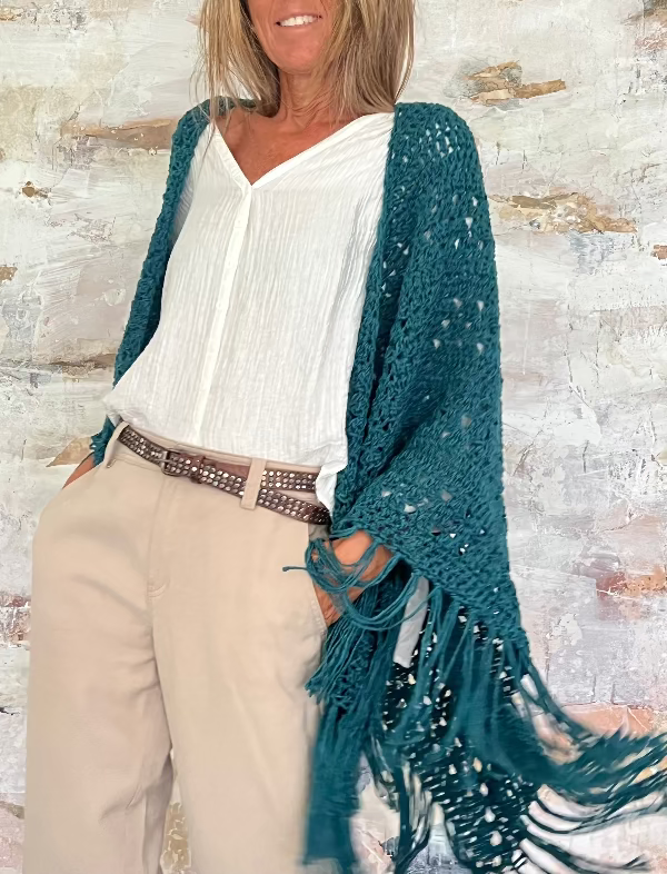 Chal de crochet de color jade de lana vegana tejido a mano en Barcelona de Maas Colors 