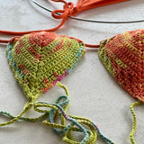 Bikini de ganchillo  hecho a mano combinado con braguita de lycra de Maas Colors  