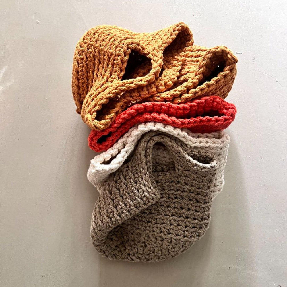 Bolso de algodón  tejido a mano en Barcelona de Maas Colors. Colores 