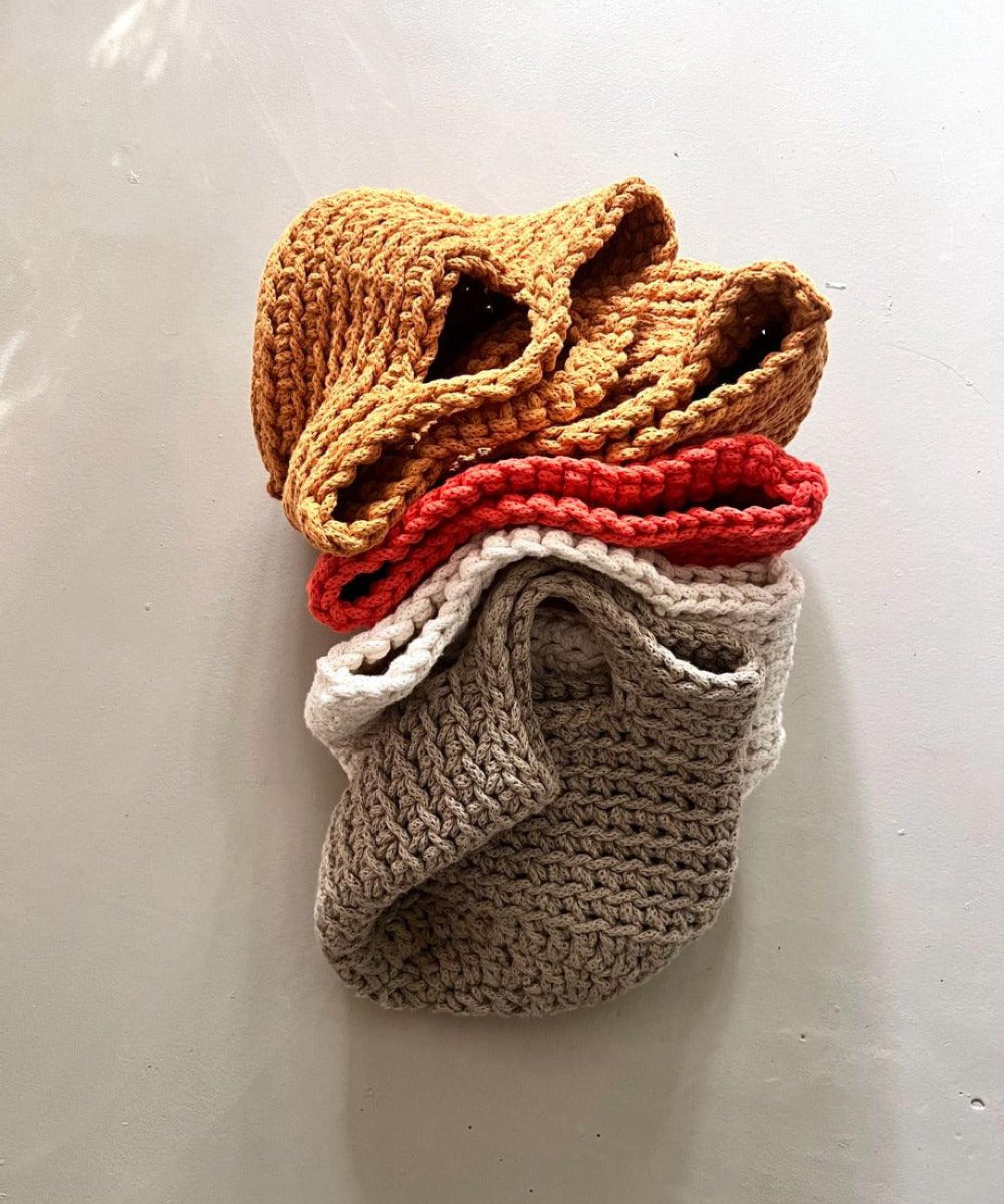 Bolso de algodón  tejido a mano en Barcelona de Maas Colors. Colores 