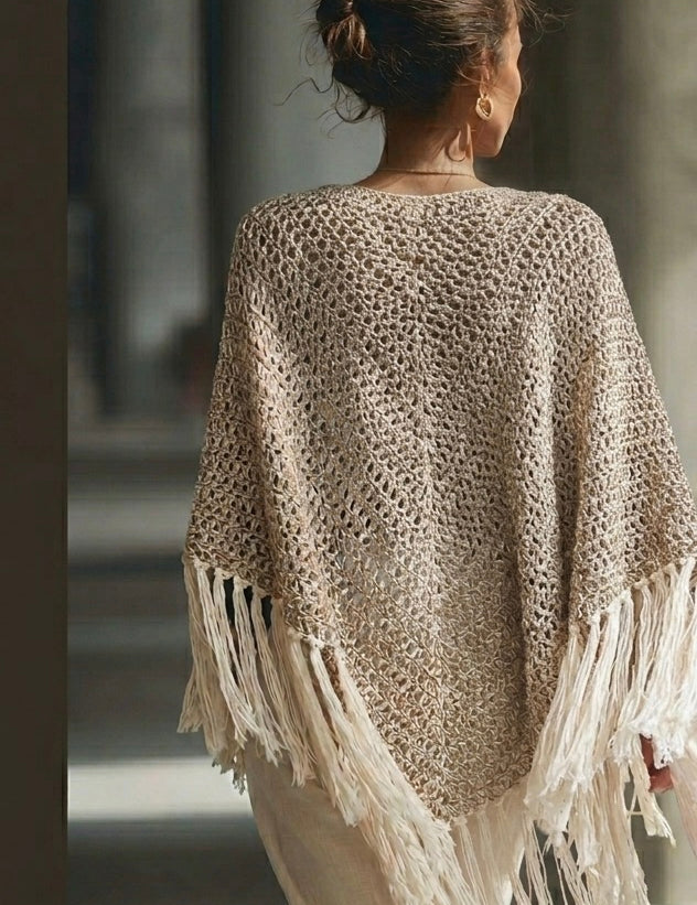 Chal de ganchillo color camel y crudo de algodón orgánico tejido a mano en Barcelona de Maas Colors - modelo 