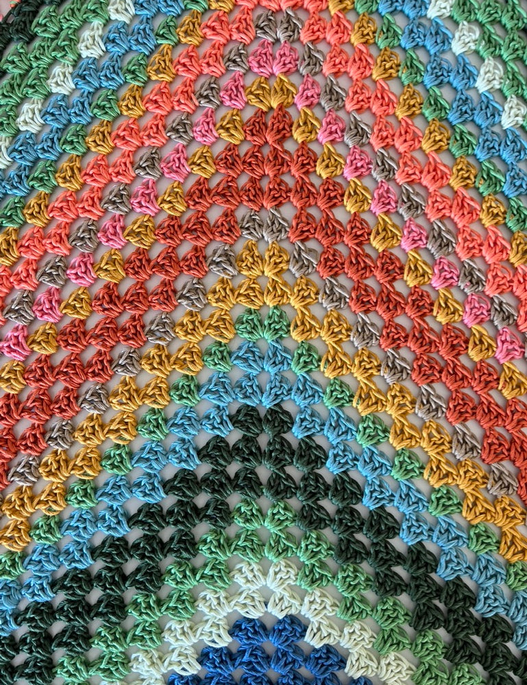 chal de algodón ogánico tejido a mano en Barcelona de Maas Colors 