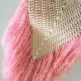 Chal artesanal de algodón orgánico con flecos de mohair  rosas- Maas colors - Vista doblado  