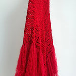 Chal artesanal de algodón orgánico color rojo con flecos de mohair - Maas colors - Vista colgado  