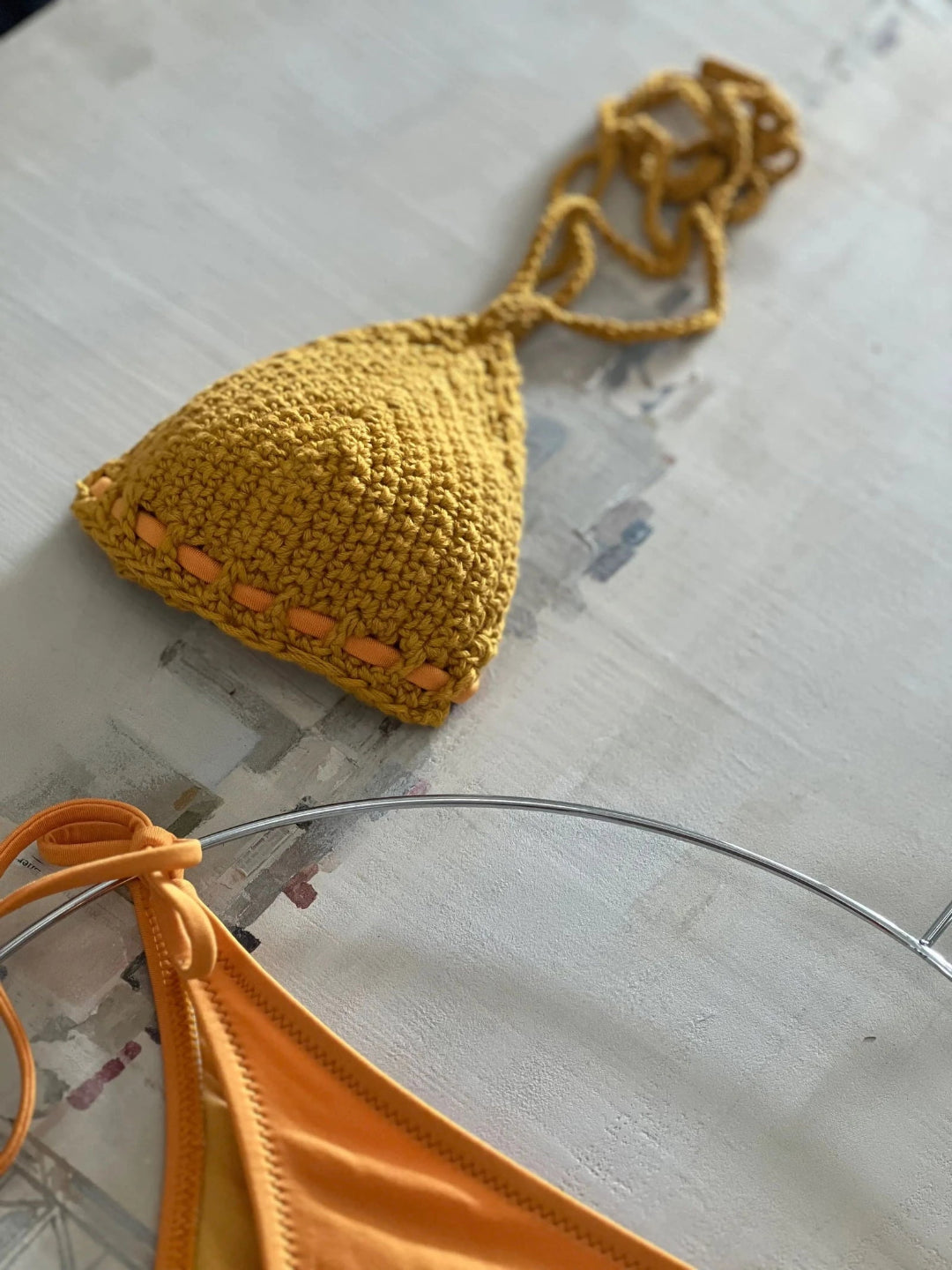 bikini de ganchillo hecho a mano con braguita de lycra de Maas Colors