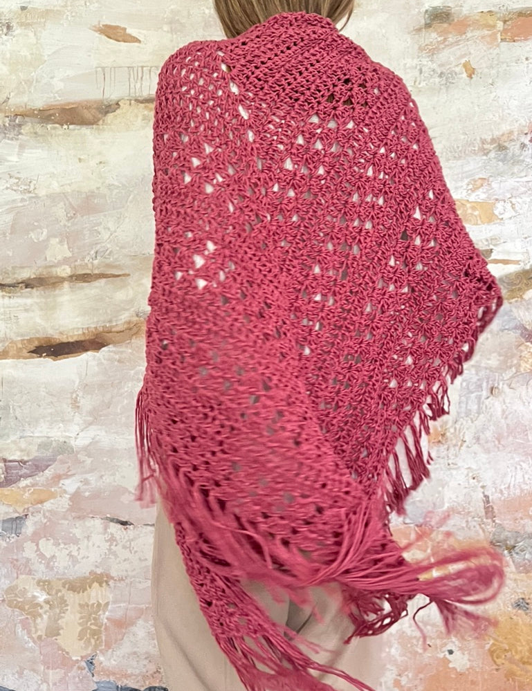 Chal de crochet color malva de lana vegana tejido a mano en Barcelona de Maas Colors 
